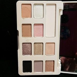 Reserved!!!!Too faced chocolate chip palette white
